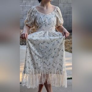 Floral maxi dress puffy sleeves